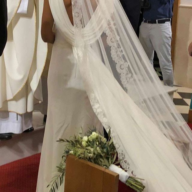 Chon Garrido parte de atrás de novia